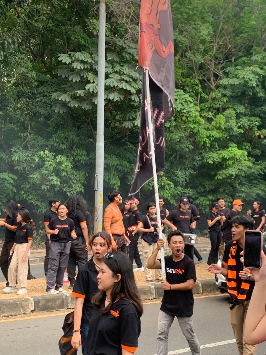 wildannof's tweet image. harimau fisip kayaknya hidup di hutan ui kah? gua paling suka maskot fisip anj seniat itu🐯🧡 

#fisipui #ParadeUI