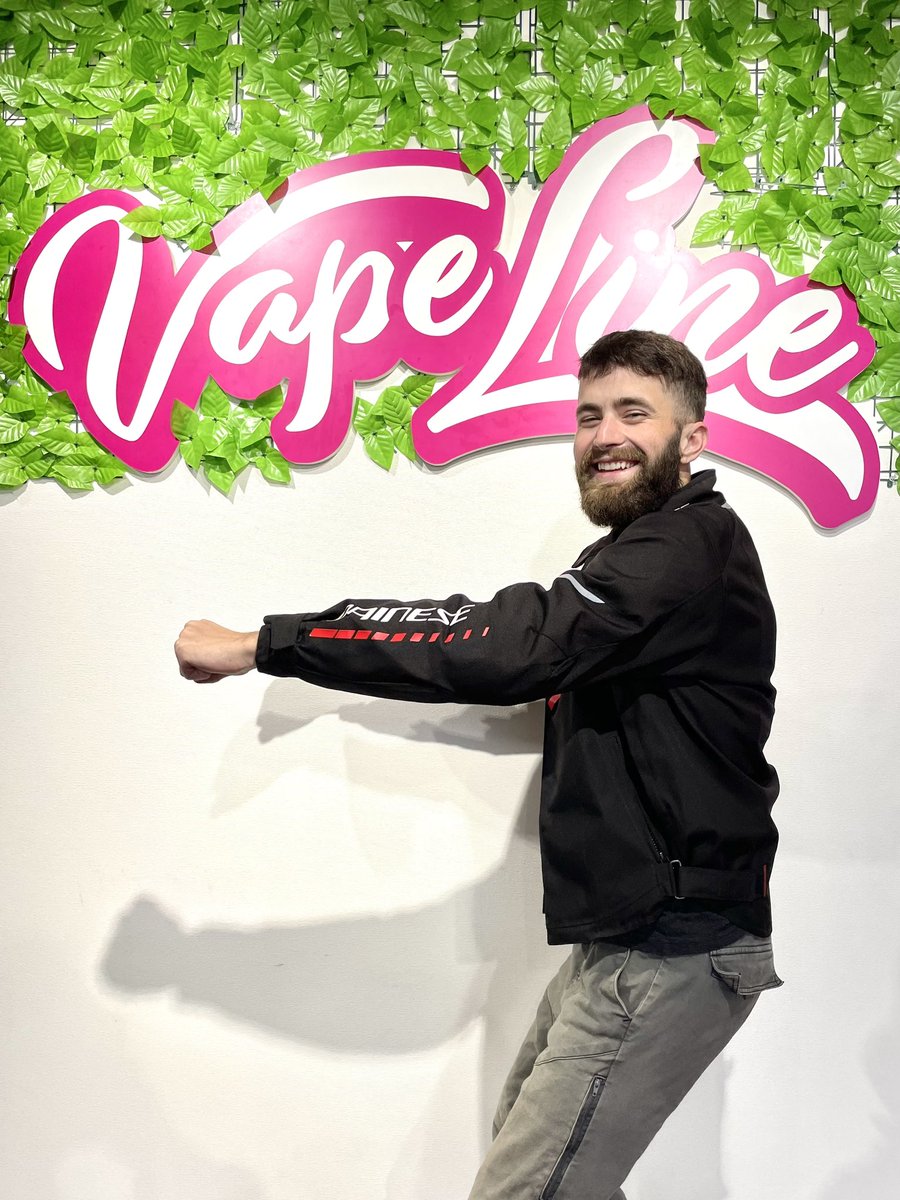 LineVape's tweet photo. Hi🖐️Brother🤝

Thank you for always coming😁😁

Please continue to support VapeLineIwakuni🔥

ホームページ
https://t.co/qWQdPFjbVP
vapeline &amp; BUZZVAPEの
情報掲載中です👍 https://t.co/Dbt6p9Jf8O