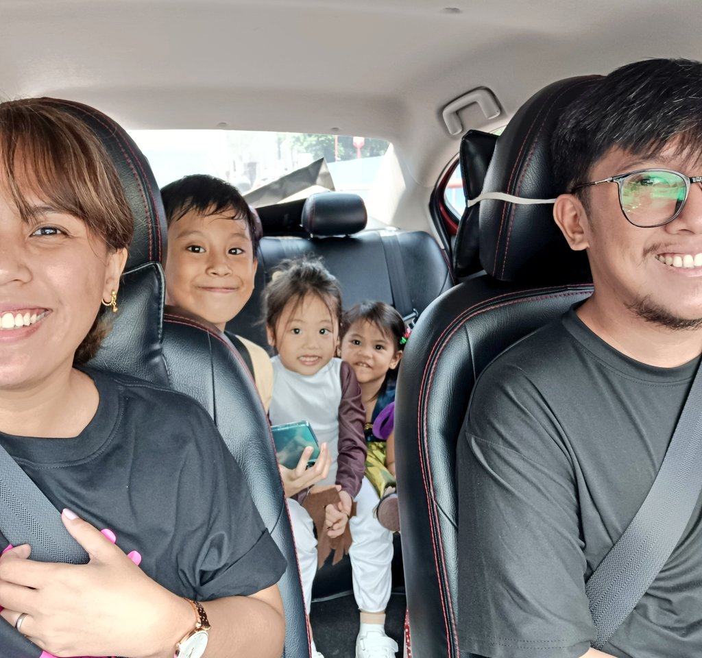 TheCayets's tweet photo. One of the books🥰
#FamilyDay https://t.co/tepA02Tz4S