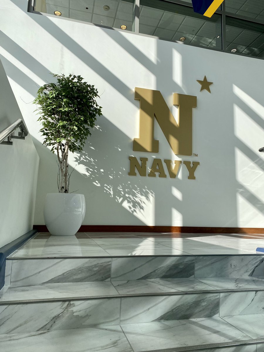 brooklynbaker_3's tweet photo. Had such a great time at my official track & field visit at the Naval Academy in Annapolis, Marylandโญ๏ธ @sudden47 @SheldonHutchin8 @NavyTFXC #D1 #trackandfield #AGTG https://t.co/TUw6yqy1Ai