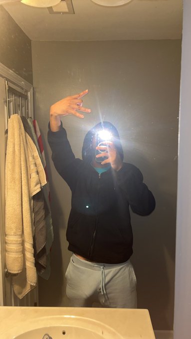 When she ask for a Sneak Peek 🫣 #nsfw #onlyfans https://t.co/weXL96oO4j<a href="/tag/nsfw"class="tags">#nsfw</a><a href="/tag/onlyfans"class="tags">#onlyfans</a>