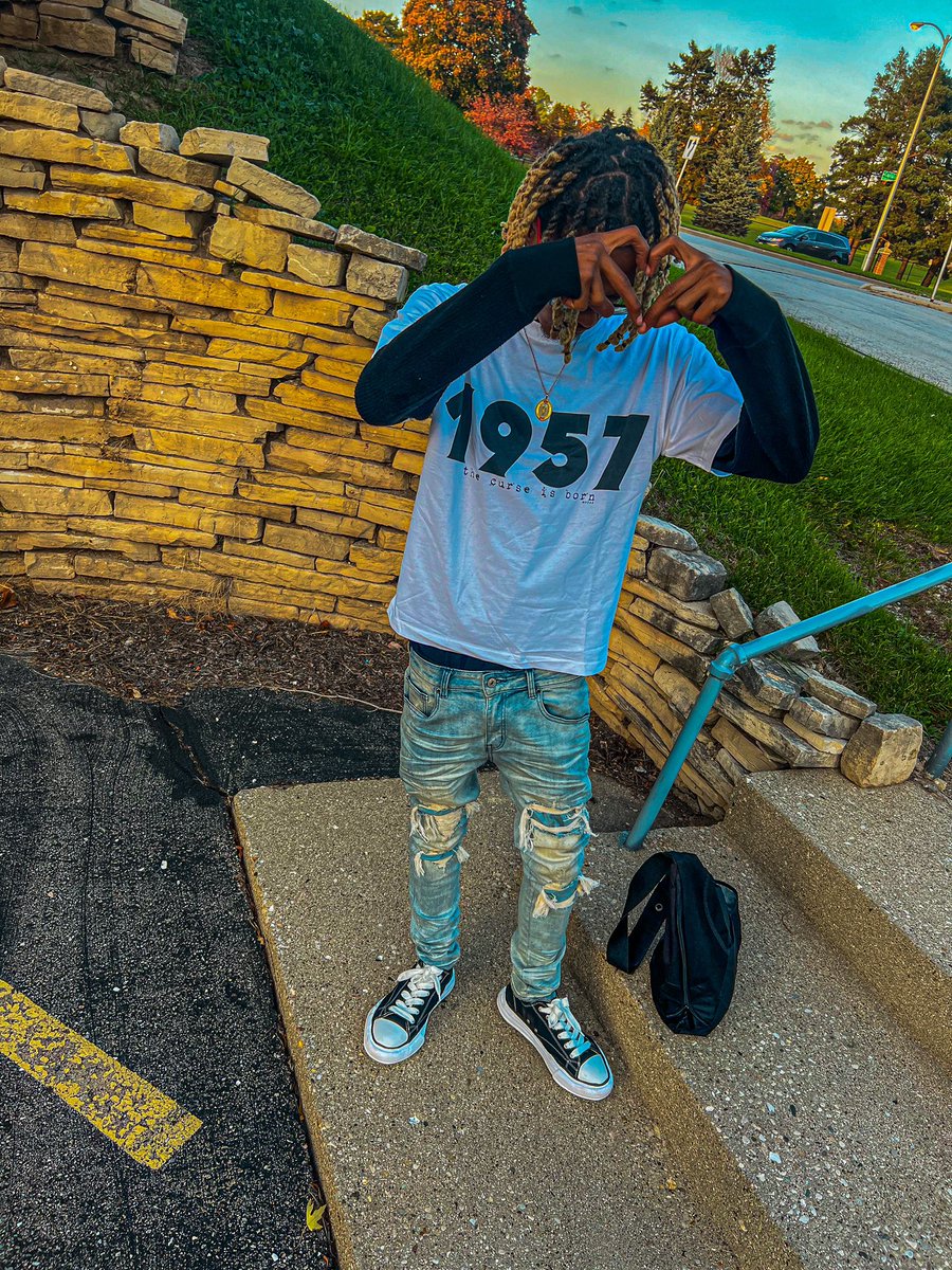 MobssKalDM's tweet photo. I choose my brothers over hoes everytime .‼️ @MobssMerch https://t.co/sahmEfFzOM