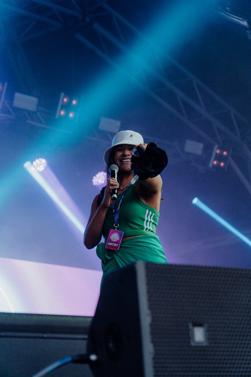 @livelovelaugh tweet media