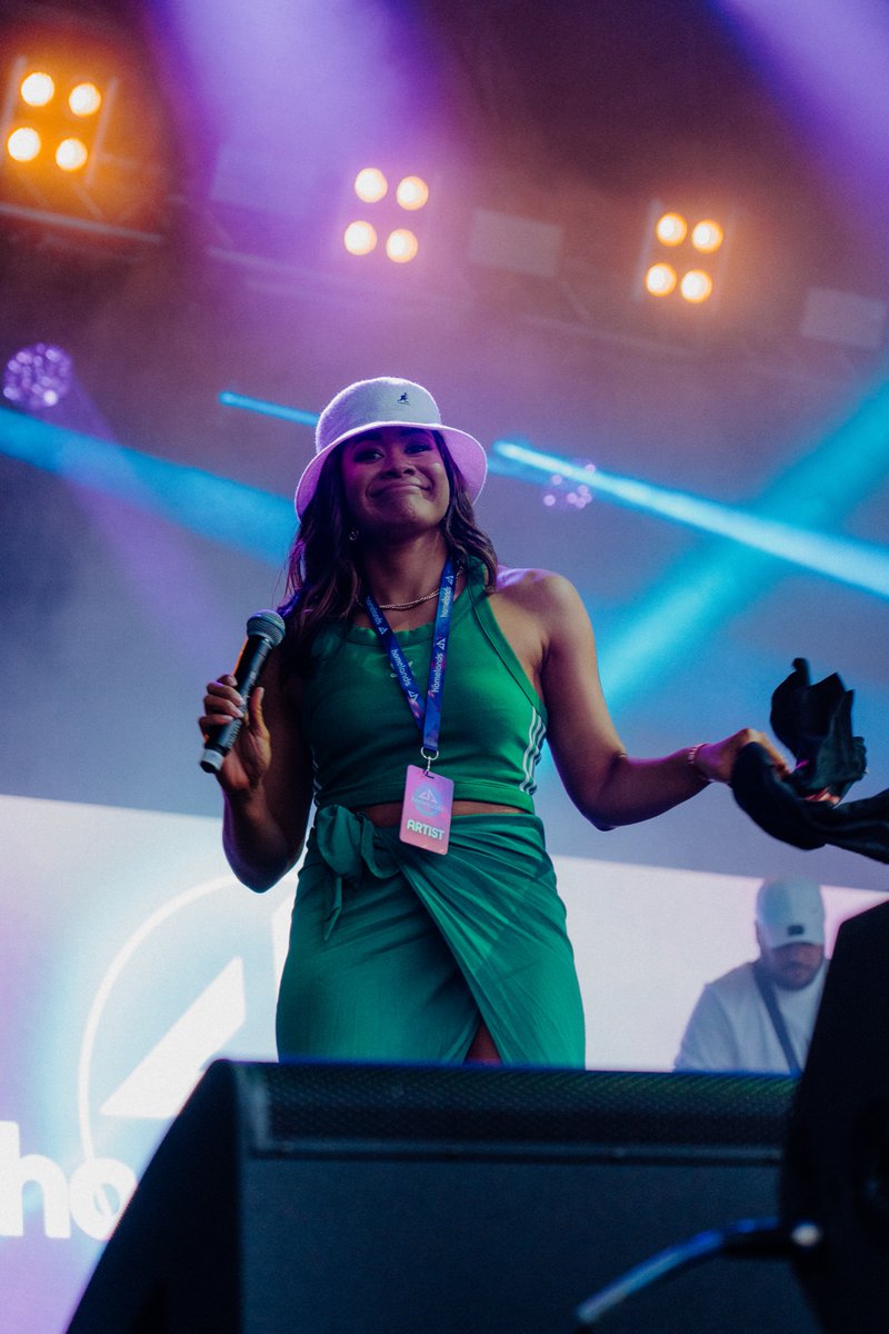 @livelovelaugh tweet media