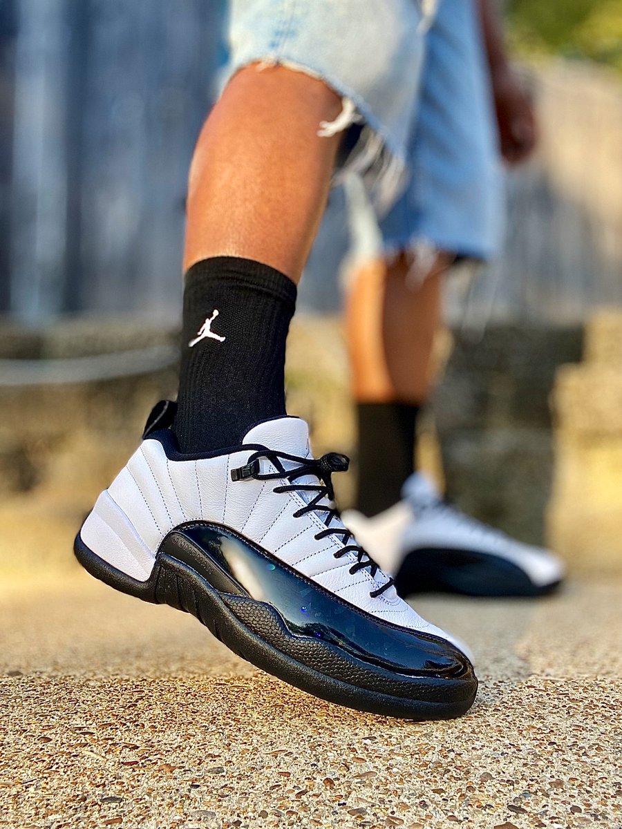 Got off late and the 🌞 started playin games with me 🤦🏾‍♂️…couldn’t get a good shot before I went to class but y’all get the point #12daysof12s

AJ12 Low “Greater China”

#JMillzChallenge 
#mykicks12Exclusive
#TheSneakerAdmirals
#snkrs 
#snkrskickcheck 
#snkrsliveheatingup