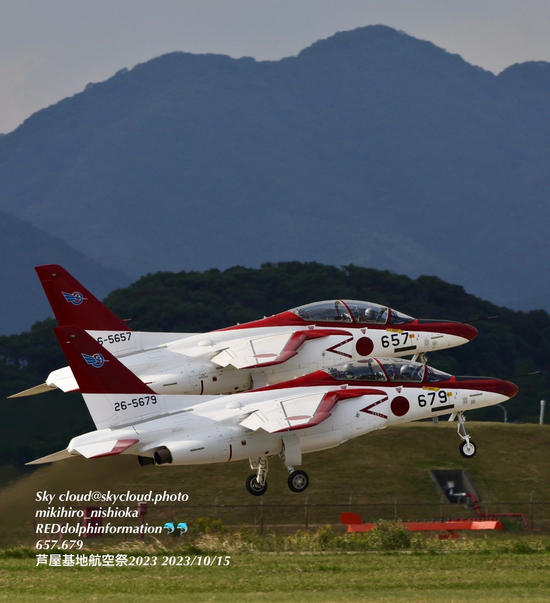blue2impulse3's tweet photo. Sky cloud--m.nishioka _No.0427
#芦屋基地航空祭2023 2023/10/15
#REDdolphinformation🐬
#レッドドルフィン🐬
#13FTW #第13飛行教育団
#formation🐬🐬
✈︎✈︎✈︎✈︎
#芦屋基地航空祭2023
#芦屋基地 #福岡県 #遠賀郡
#ブルーインパルス好きな人と繋がりたい
#ブルーインパルス✈️
#BlueImpulseTOUR2023
#ReturnToMATSUSHIMA10th
✈︎✈︎✈︎✈︎
#感動の一瞬にシャッター押せる余裕‼️
#一瞬の感動を感じる五感を磨け
#インパクトは一瞬判断
#更なる高みへ
#付きのタイミングを味方に
✈︎✈︎✈︎✈
2023/10/25 12:30