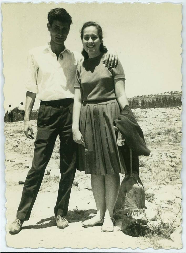 thepatriotsasia's tweet photo. “Kisah Cinta Sedih Pemuisi Palestin Dengan Kekasihnya Dari Israel.”

Dalam kalangan kita mesti ada yang pernah alami kisah cinta tragik. Benda ni juga pernah berlaku pada Mahmoud Darwish, seorang pemuisi terkenal pro Palestin yang pernah bercinta dengan kekasihnya dari Israel. https://t.co/Xl8j5FRBIJ