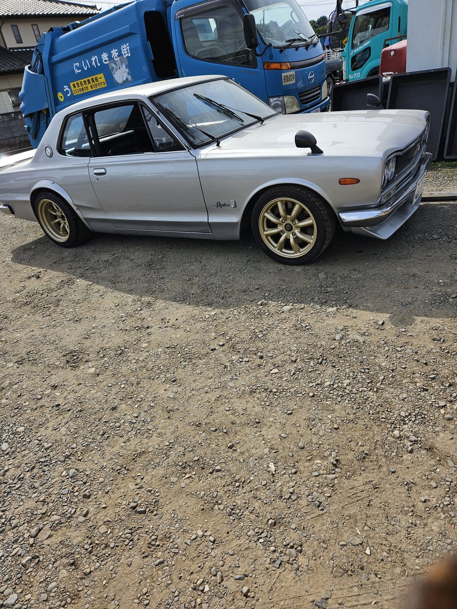 kugayasyokai's tweet photo. ローダーと一緒にスカ君も車検でーす👍️エンジン周りやら作り直してもう2年経つんだ😉ちなみにカメラを止めるなのロケ地の旧水道局は草ぼーぼーで中まで見えねーし😅夕方のウォーク🚶コースなんか怖いやねー😆さてとひとっ走り車検出し行って来まーす😅 https://t.co/Rzh1wJuaCK