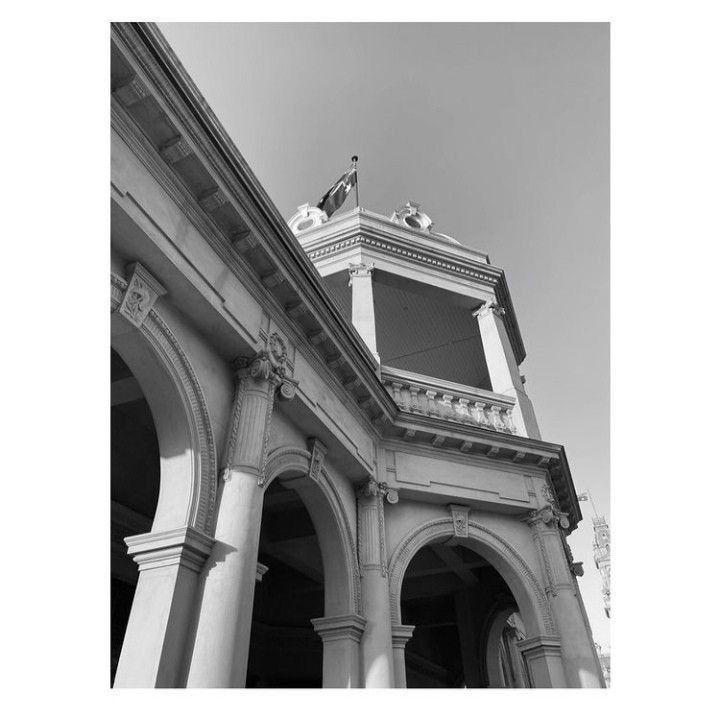 Numero unom einhundert.