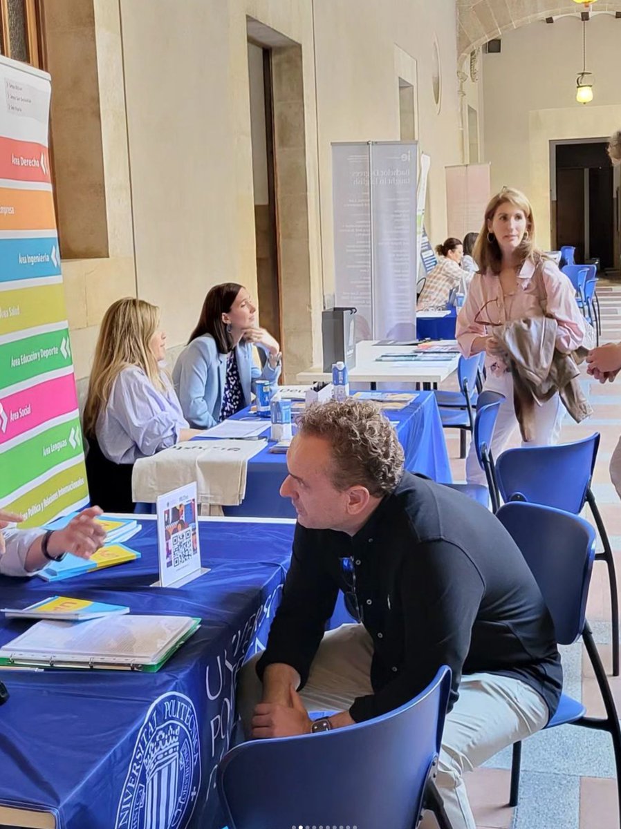 ColeMontesion's tweet photo. a FERIA UNIVERSITARIA MONTESIÓN
📌 Los responsables de admisión de las Universidades asesorando al alumnado y a las familias.
#BACMontesion #OrientaciónMontesión https://t.co/x98h6QveQX