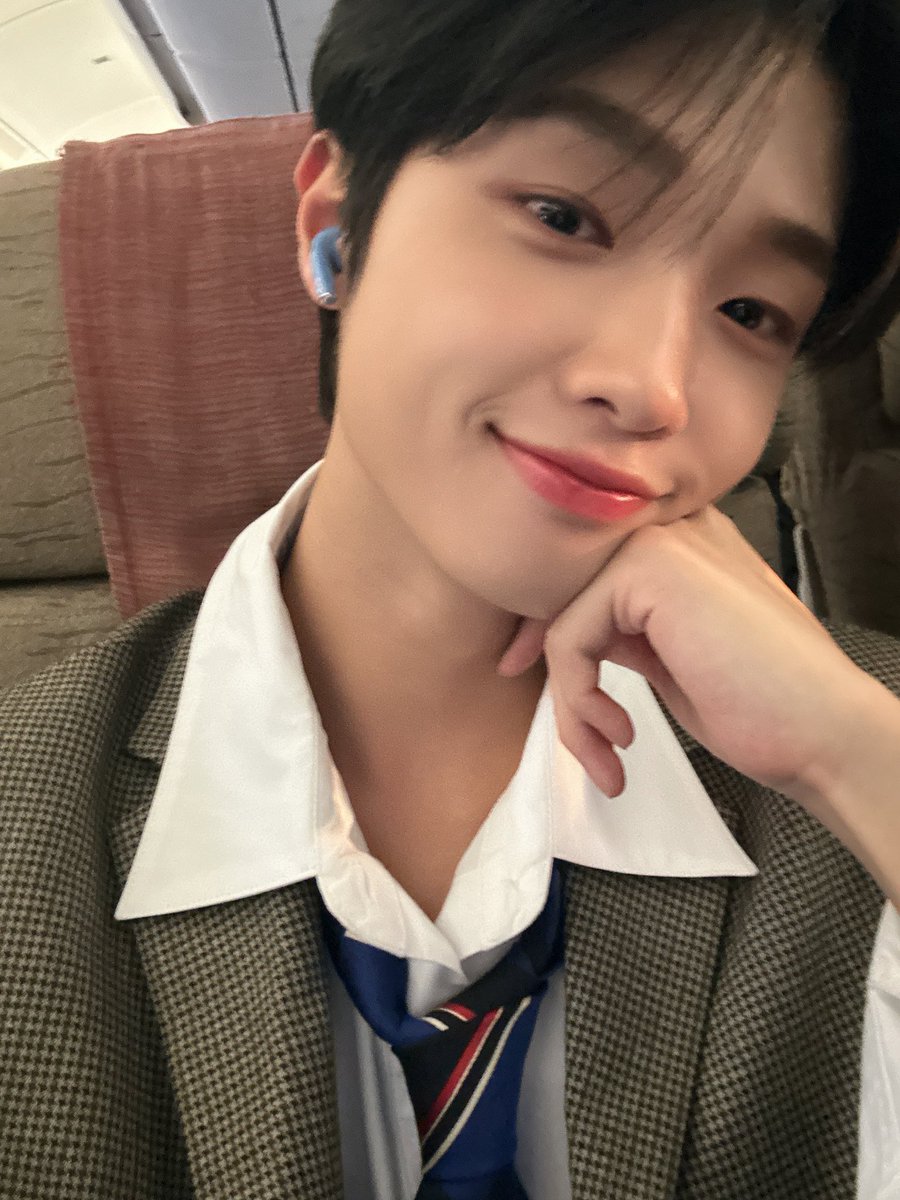 members_MIRAE's tweet photo. [#동표]
이랬는데 ----------> 요래됐슴당😮 https://t.co/hvTXlejbz5