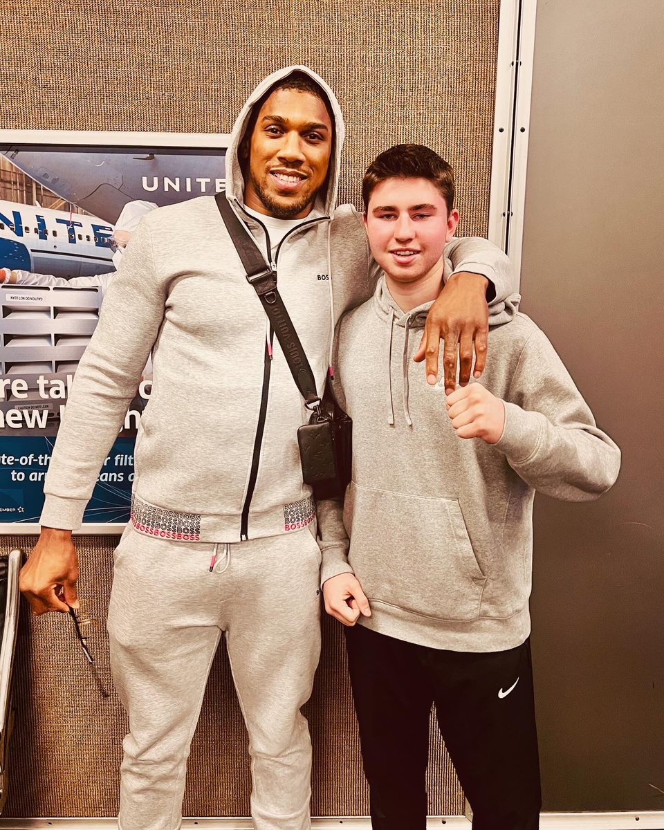 alex holt tweet media