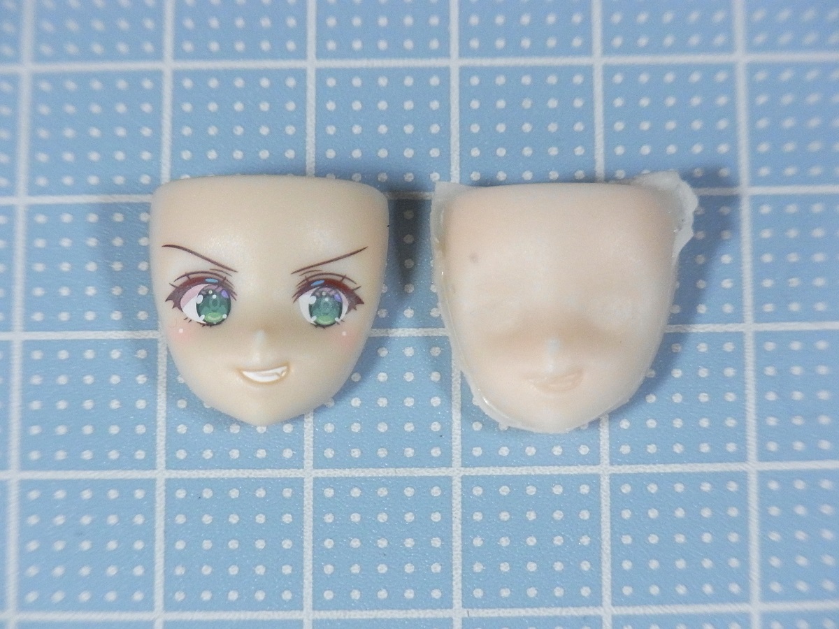 Old_rakkoman's tweet photo. おまけ
型に流し込む（粘土状じゃない）トロトロしたエポキシパテが必要な場合は自作しましょう
100均のエポキシ系接着剤にアクリルパウダー混ぜて作れます（着色は水性塗料で）
相性なのかタルクを混ぜると硬くて脆い物ができますのでアクリルパウダーを推奨 https://t.co/GB7sFPMA0q