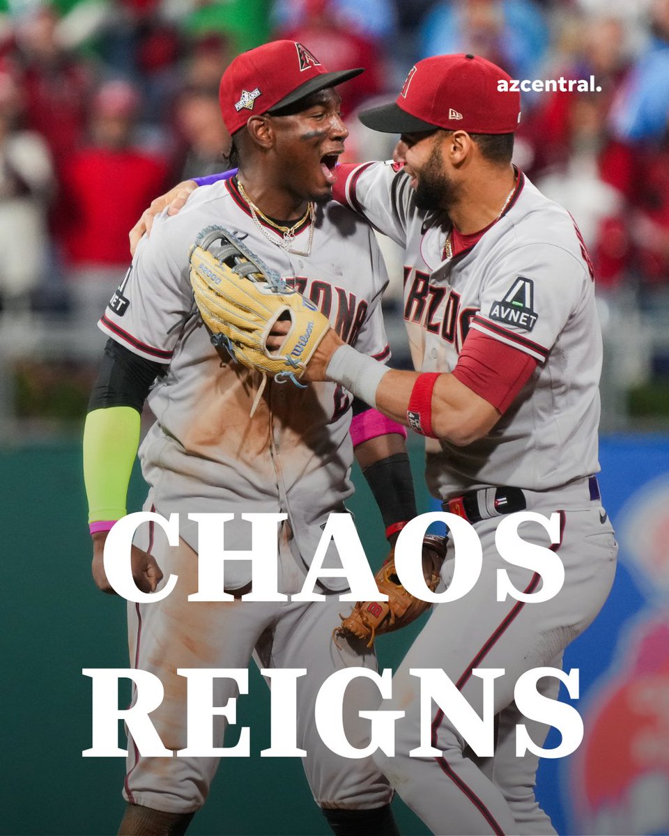 They did it! The Arizona Diamondbacks beat the Philadelphia Phillies 4-2, winning the National League pennant and advancing to the World Series for only the second time in franchise history. Photo by Joe Rondone/Arizona Republic 📸 Read more at tinyurl.com/3v2p4f3y?cid=t…