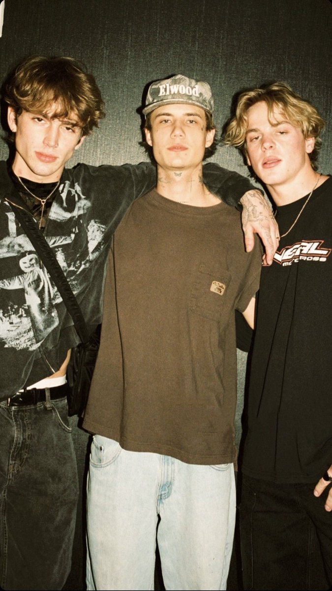 jxdnxquinton's tweet image. J ,vinnie and jack last night with outcastclothing  #jadenhossler #vinniehacker #jackwright