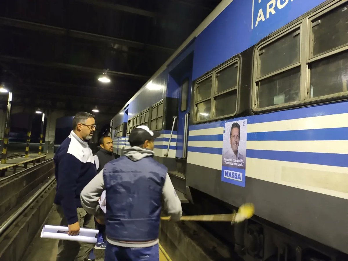 secchaedo's tweet photo. Nuestra industria ferroviaria la defendemos en las urnas...
MASSA PRESIDENTE 🚂✌️🇦🇷💪🏽
NO A LA PRIVATIZACIÓN QUE PROPONE MILEI COMO EN LOS 90'. https://t.co/yChkvek0P7