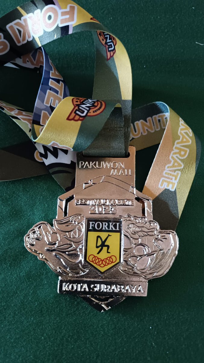 medalindonesia's tweet image. Medali Karate
Event Forki Jatim
Bahan logam pewter
Finishing Gold, Silver, Bronze

#karatejatim #forki
