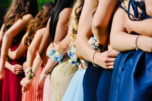 Preloved_Bride's tweet photo. Our unique exchange program lets you trade in your previously loved formal attire for credit towards your new preloved dress. It's a win-win for your closet and your wallet.  #bride #bridal #wedding #eveningwear #matricfarewell https://t.co/VOMZk16pyl