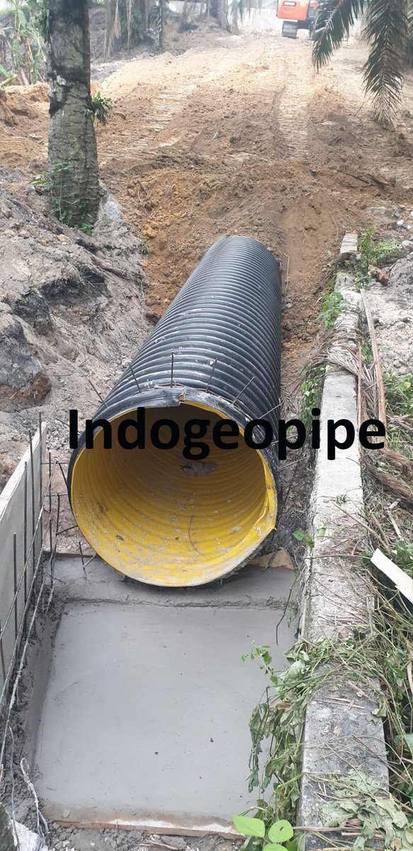 indogeopipe's tweet photo. Pipa HDPE Spiral sebagai gorong - gorong di perkebunan kelapa sawit. https://t.co/Er8LHypL7k