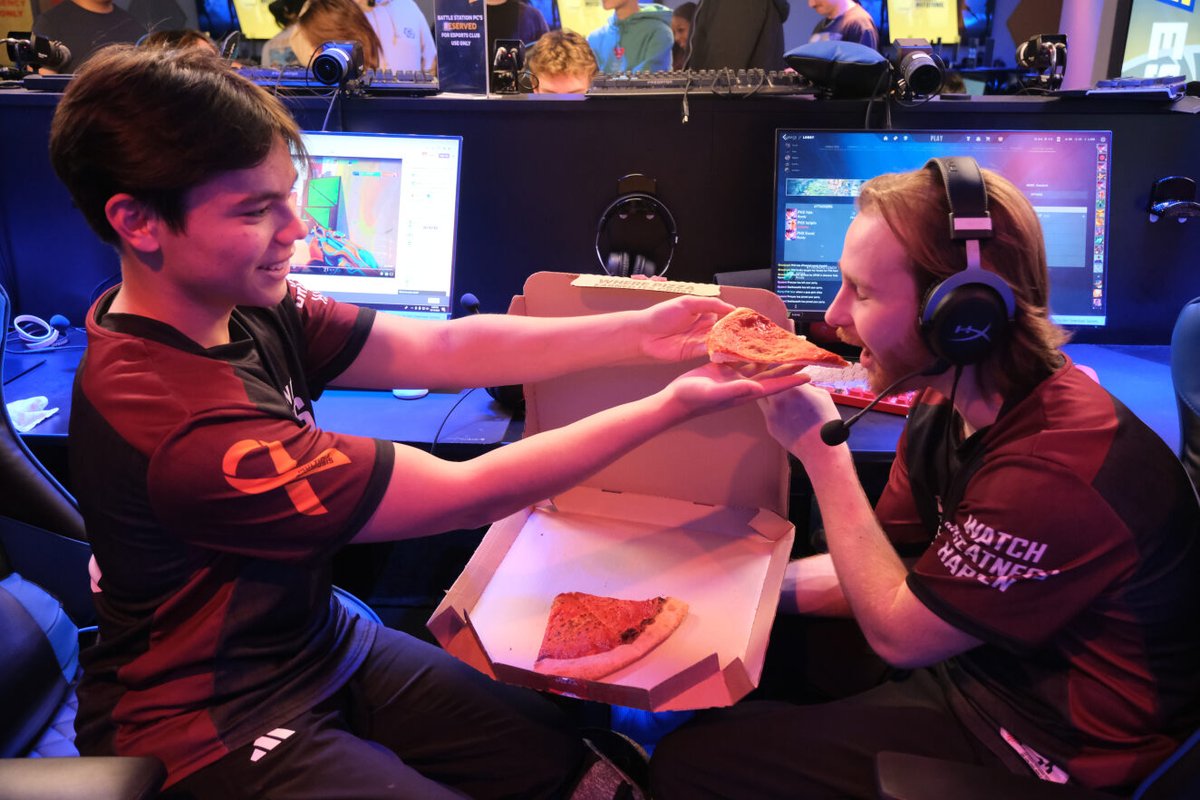 Thank you to <a href="/pizzahut/">Pizza Hut</a> for providing our VALORANT LAN with pizza! Players from all four teams invited enjoyed their improved econ! 🍕 #PizzaHutPartner #nobodyoutpizzasthehut