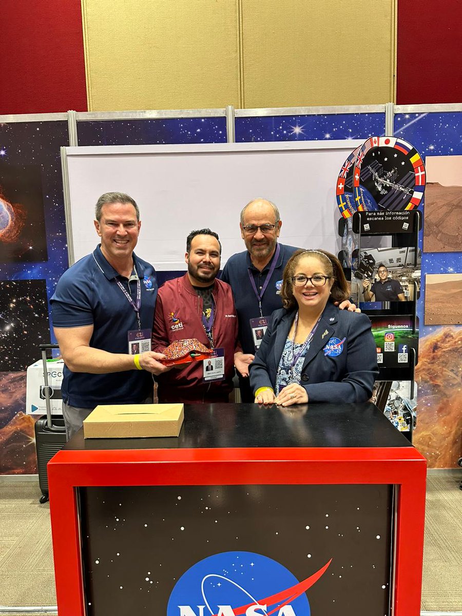 Los estudiantes Diego Romero, Rodrigo Romero, Isaac Muñoz y Harold Galaviz del #CETI Plantel Colomos participan en la ESI 2023 en el "Congreso Internacional de Líderes", con participación con la <a href="/NASA/">NASA</a> . 
<a href="/ANUIES_RCO/">ANUIES - RCO</a>