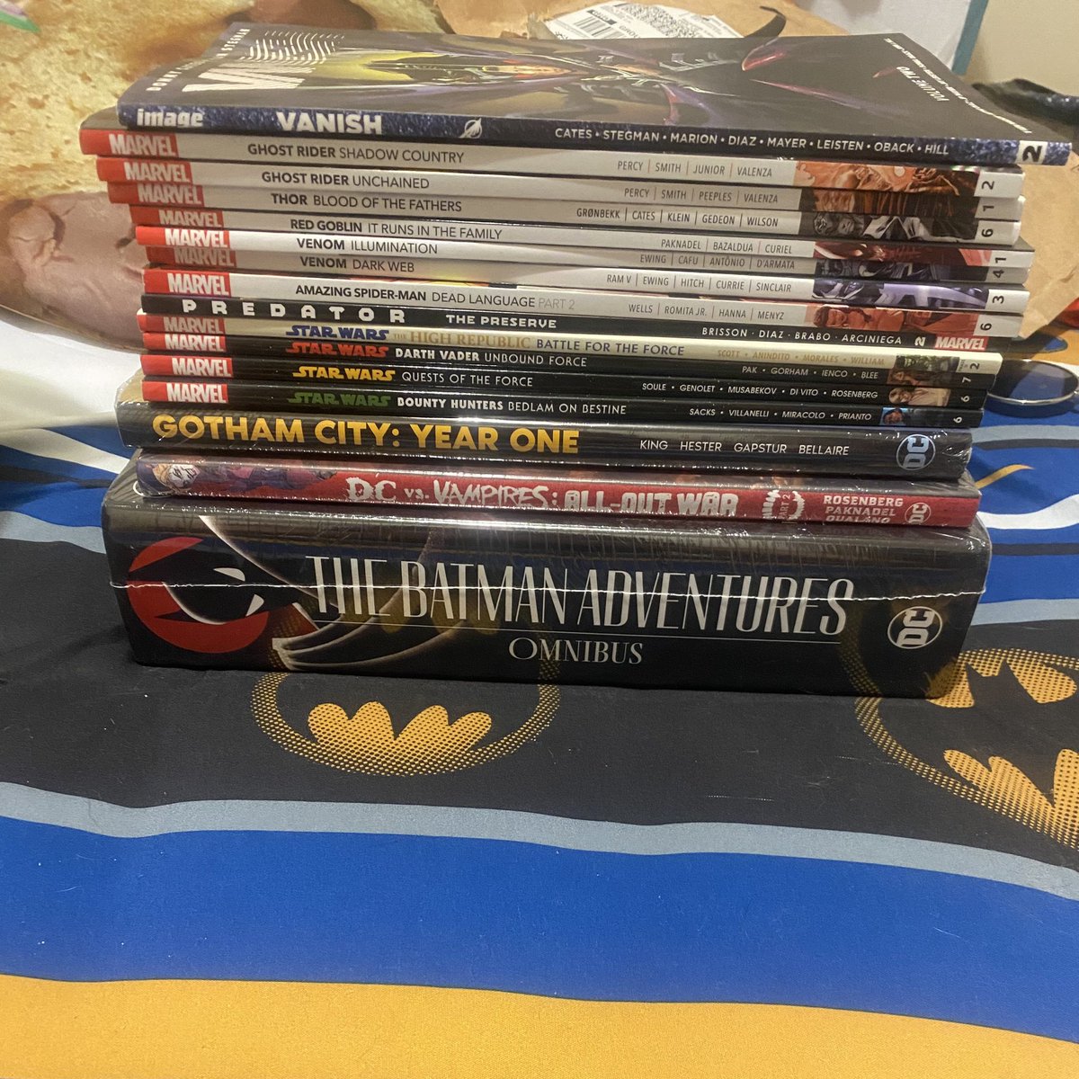 So all my books came in that I ordered this past month, an I’m excited to show my latest haul! #dc #dccomics #MarvelComics #marvel #comics #comichaul #comicbooks #newcomics #newbooks #batman #starwars #spiderman #Venom #thor #ghostrider #vanish