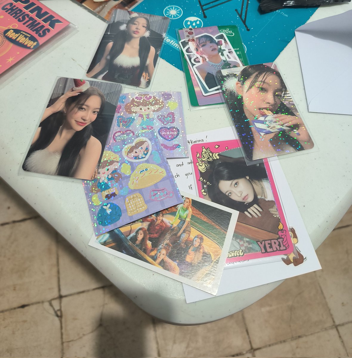 yeribebe26's tweet photo. Hii!
i got my Yeri pink xmas holo set already, they came home safely 🫶
thank you for the freebies as well!
@GFGcollects
#GFG_feedbacks https://t.co/jOQ1z9yZ1y
