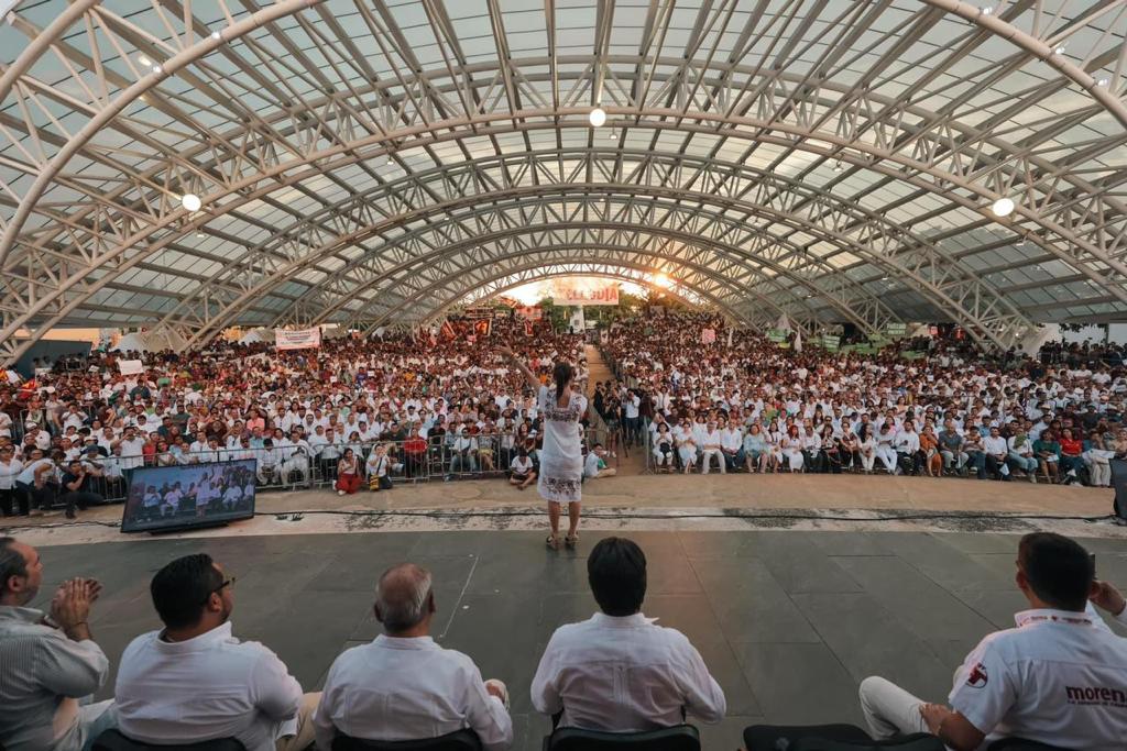 AnaMari07410845's tweet photo. México quiere la continuidad de la #CuartaTransformación  #ClaudiaEsLaRespuesta 
#SumateConClaudia 🫶
#ClaudiaPorTodoMexico @Claudiashein
#Presidenta2024🇲🇽
@SumaSociedad
#MexicoConClaudia 🫶 https://t.co/8CLJXrJAeX