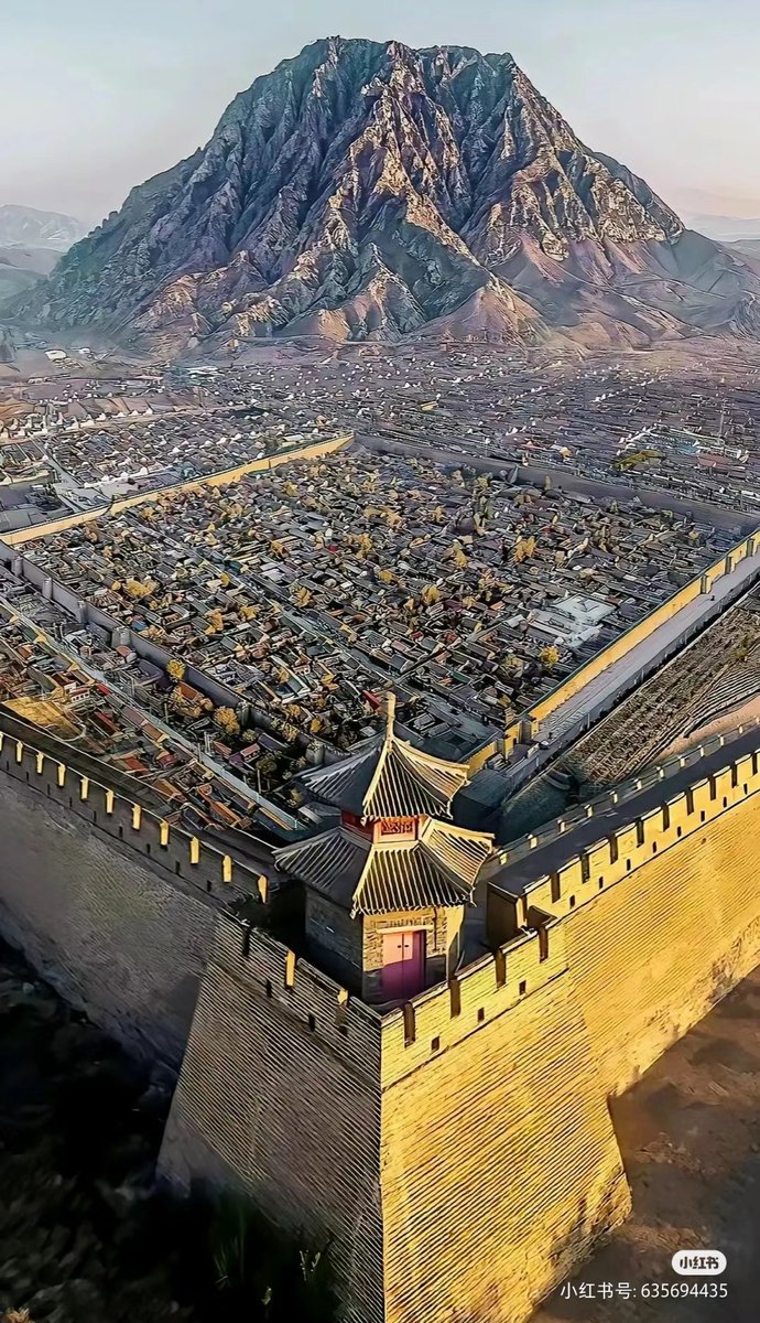 一片孤城万仞山 https://t.co/mRMeIzaNcp