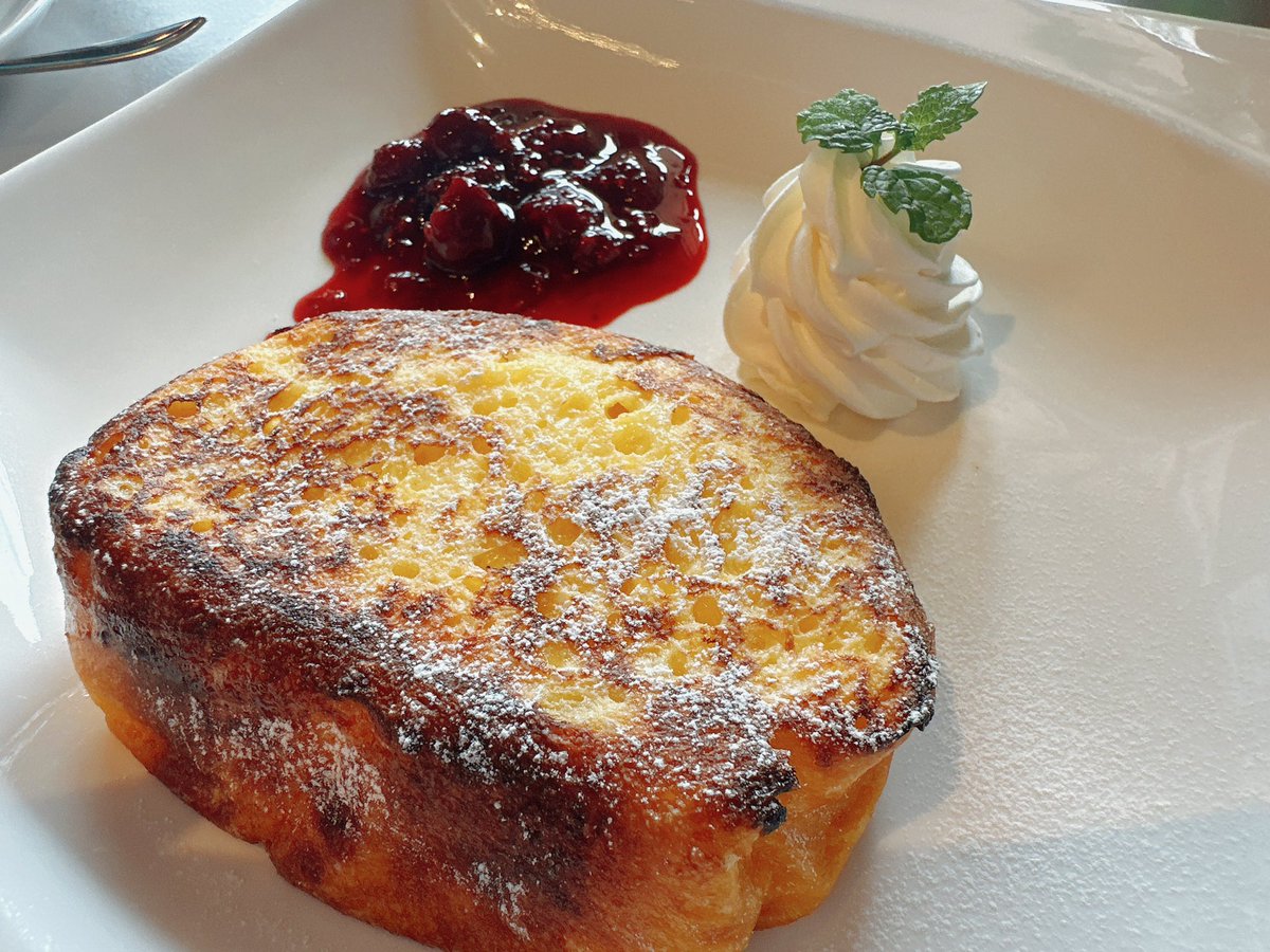 miumiu0055's tweet image. TRIPLE CAFEに来ました💕
食いしん坊になってしまった。

ハンバーガーもクリームソーダもフレンチトーストも美味しかった(´இωஇ`)💕