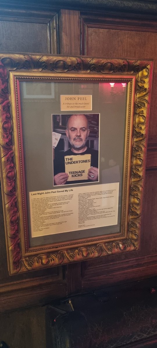 Passed away on this day in 2004: John Peel. Pics; Chris Ridley Yours truly youtu.be/PinCg7IGqHg?si…