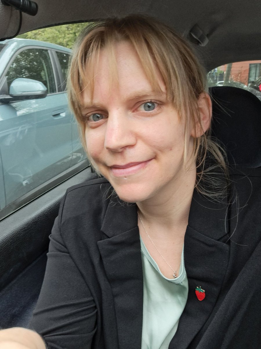 narfus4prez's tweet photo. Hey Twitter bewoners, doe vandaag even extra lief zijn voor jezelf,
Dan doe ik dat ook.

Veel liefs, 
🍓 https://t.co/7fIu452tHx