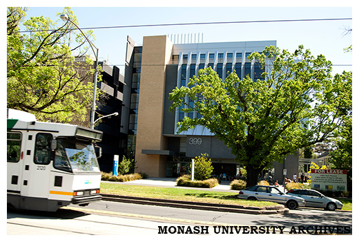 Time for a Then vs Now look at @MonashPharm. Did you know it dates back to 1881 as the Victorian College of Pharmacy? The 1st photo shows the College in 1887 in Swanston St, while the 2nd shows Parkville in 2011, after they moved there in 1960 & then joined @MonashUni in 1992