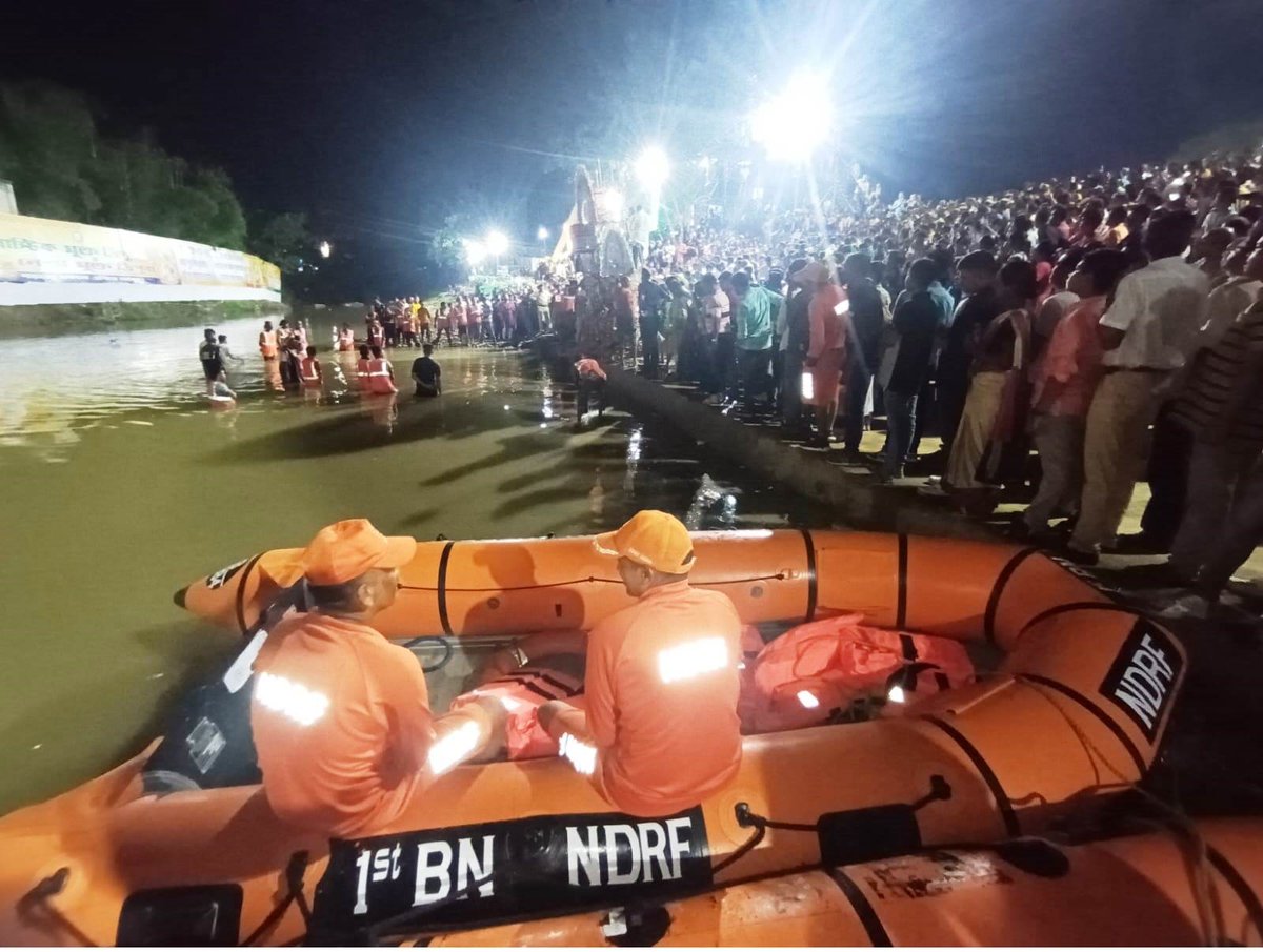 01NDRF's tweet image. #10_SAR teams #deployed for any #contingency during #Idol_Immersion in #Assam and  #Tripura 
🇮🇳#आपदा_सेवा_सदैव_सर्वत्र 
#Saving_lives_and_beyond
@NDRFHQ
@ANI
@PIB_Guwahati
@PragNews