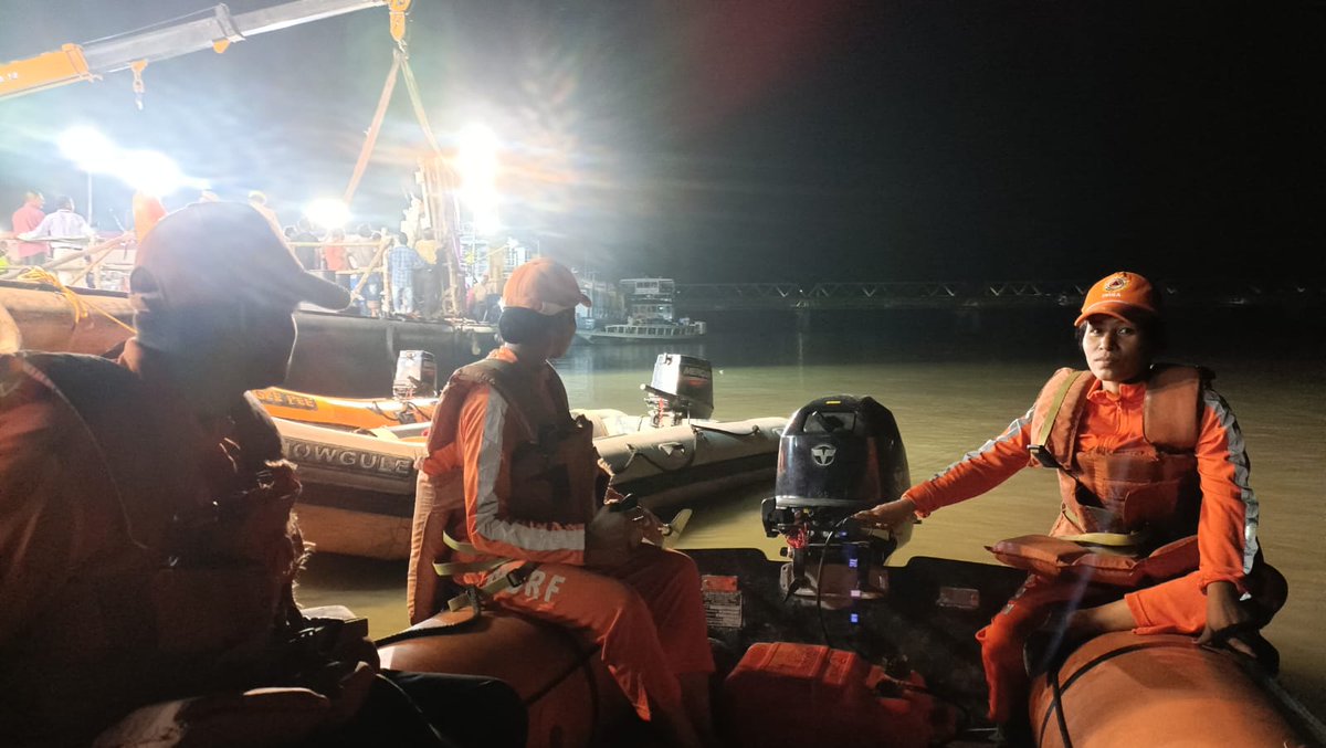 01NDRF's tweet image. #10_SAR teams #deployed for any #contingency during #Idol_Immersion in #Assam and  #Tripura 
🇮🇳#आपदा_सेवा_सदैव_सर्वत्र 
#Saving_lives_and_beyond
@NDRFHQ
@ANI
@PIB_Guwahati
@PragNews
