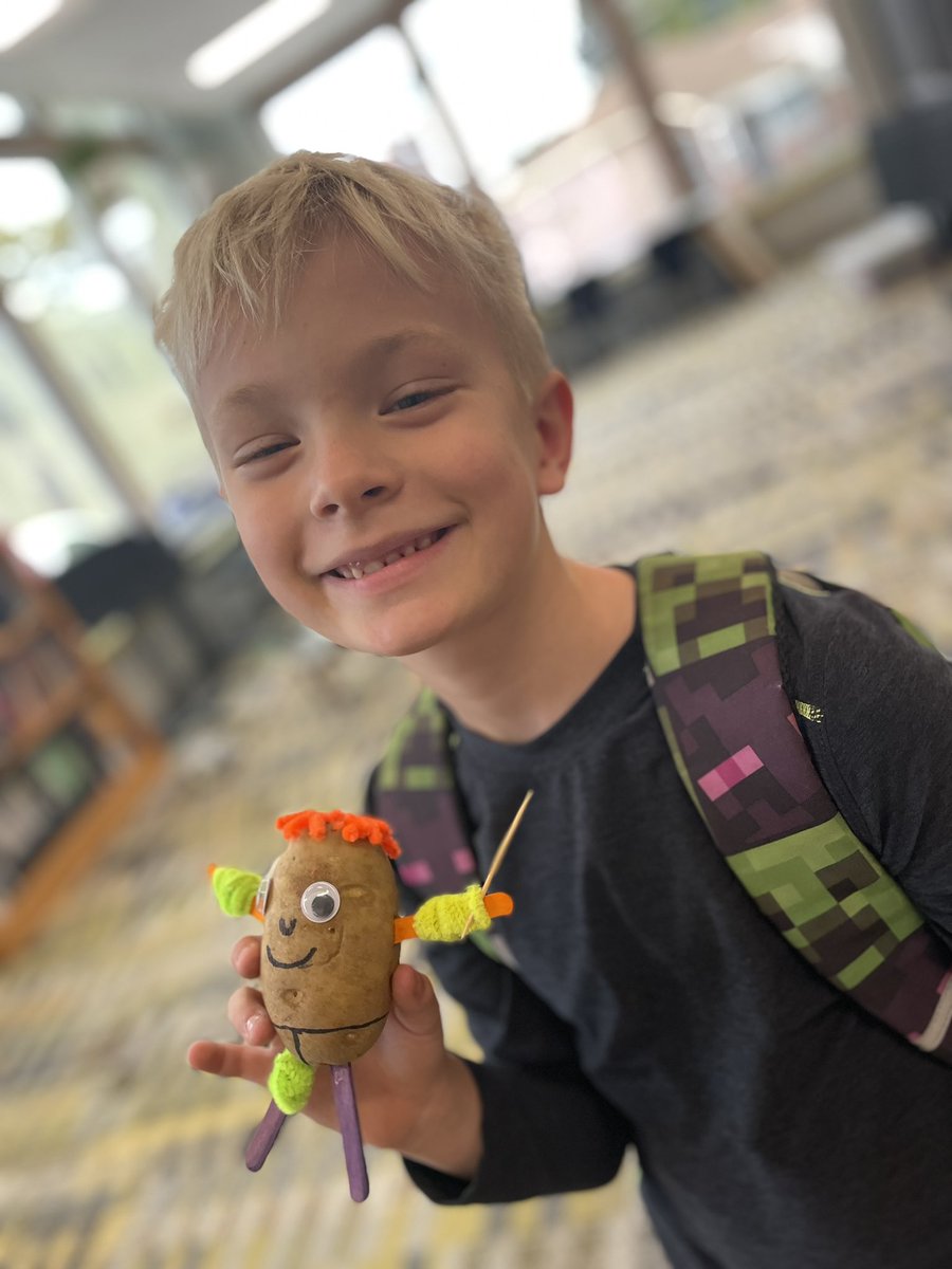 🧑‍🍳🍳Culinary creativity was on the RISE this #tweetingtuesday! From emotive lunches to potato pals, <a href="/NSDRISE/">RISE Elementary</a> students filled their bellies and their brains with this creative thinking! <a href="/TheMrCantwell/">Jeffery Cantwell</a>, loved the potato pals-I think the students did, too!