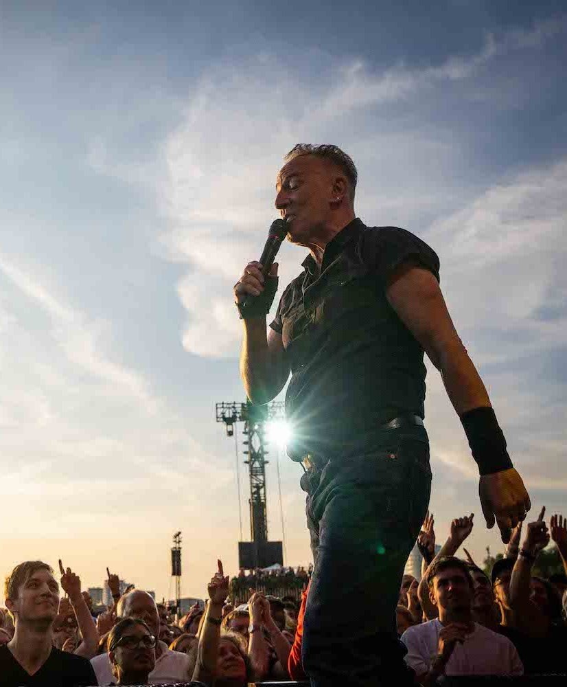 VLafora's tweet image. Bruce morning Paul &amp;amp; friends. Great video. Fantastic son.
📷 #ROBDEMARTIN
Bruce &amp;amp; E Street Band at @NPS_HydePark #London 
July 6, 2023
