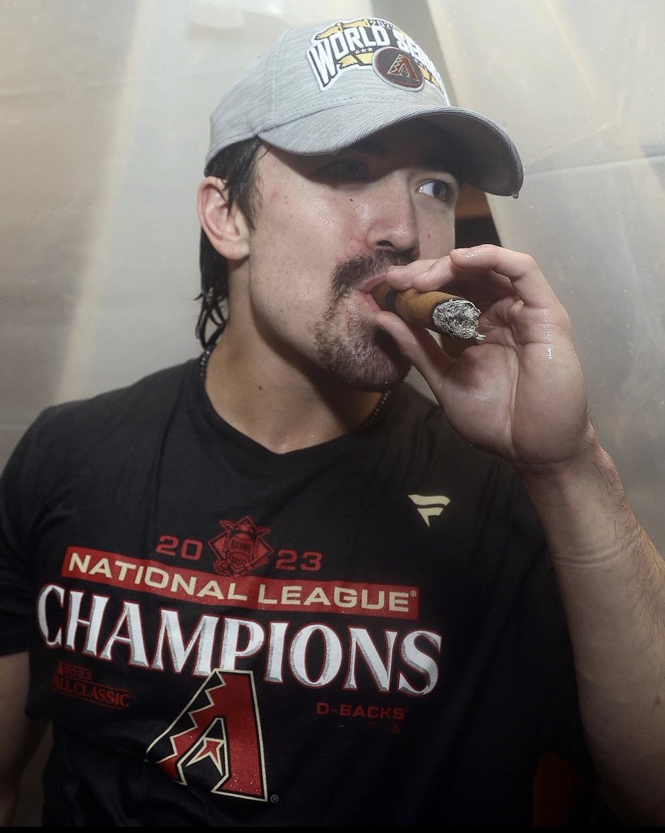 AZWbacks's tweet image. Smokin on that Philly pack