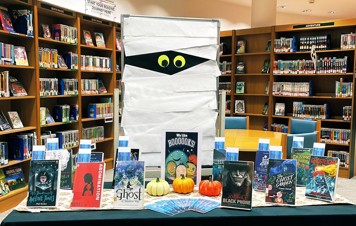 BSAKlibrary's tweet photo. ‘Trick OR Read’:
Come and check out our latest HORROR collection. 

#bsaksecondarylibrary #bsakreadingrocks #BSAKInspired https://t.co/uvhWqhoWHv