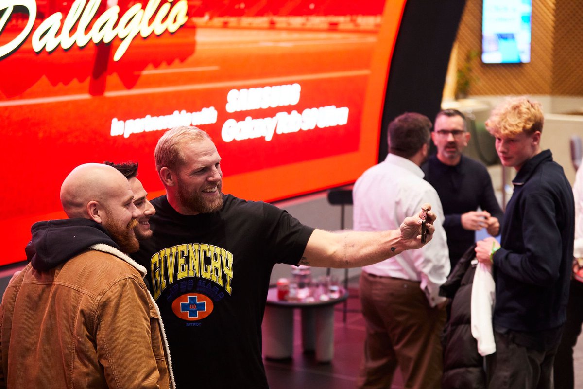 Evening Standard Commercial tweet media