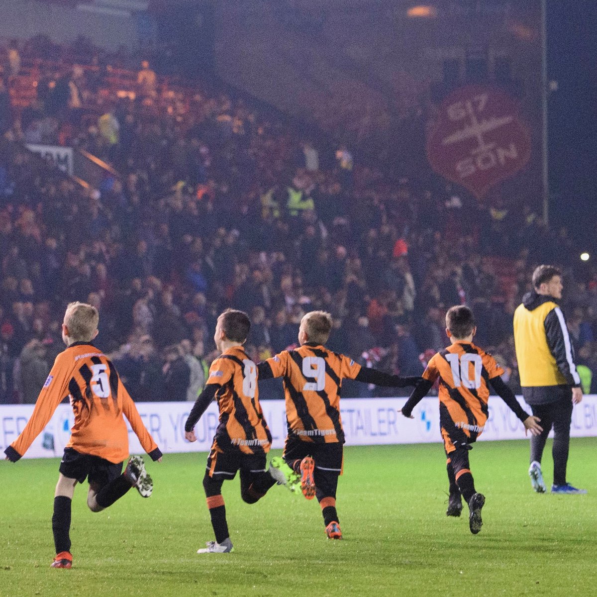 🤩 I enjoyed welcoming young City supporters for a memorable matchday at the LNER Stadium thanks to the mascot and ultimate matchday experience packages!

Check out the best images from the experiences with a gallery from the day ⤵️

bit.ly/45K9Tqv

#WeAreImps