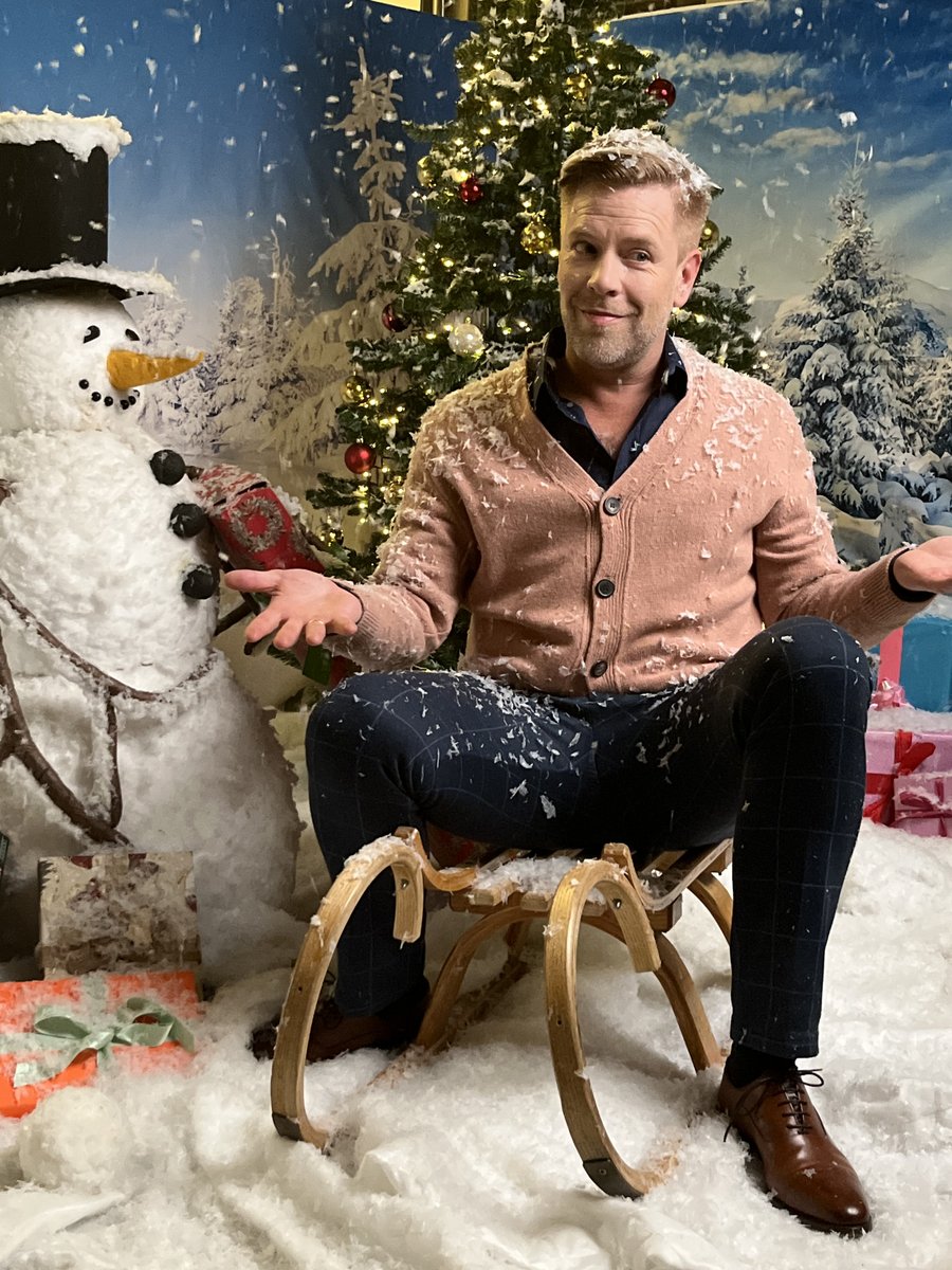 Hohoho, wer ist schon in Weihnachtsstimmung?
Mein neues Album "A Christmas To Remember" steht vor der Tür! 🎄🎅🏼Um Euch die Wartezeit zu versüßen haben wir ein kurzes Interview aufgenommen, auf meinem Youtube-Kanal unter 👉 youtube.com/watch?v=7aGoyr…