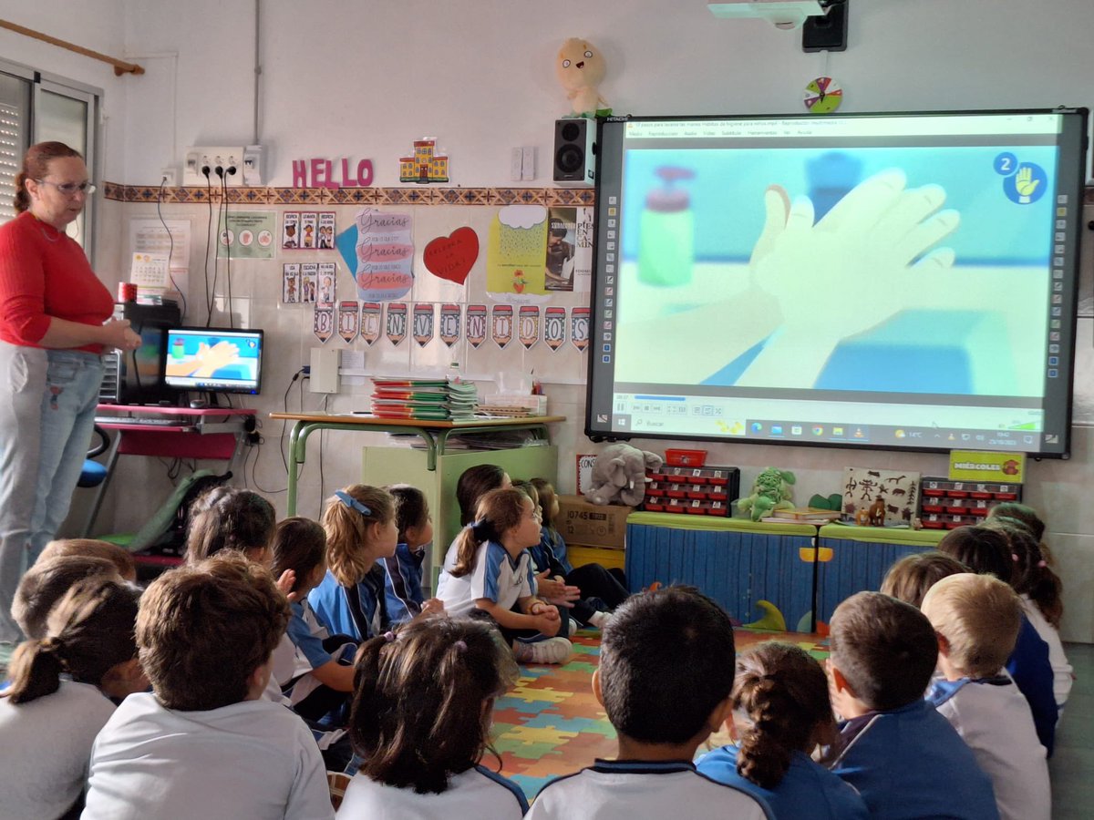 Colegio La Marina tweet media