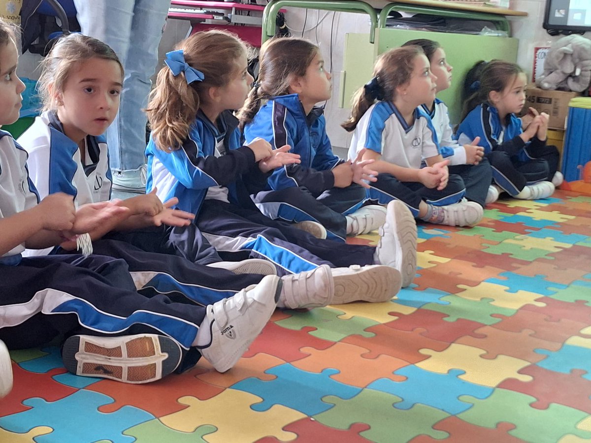Hoy hemos empezado con los talleres del proyecto “Creciendo en Salud” impartidos por nuestra enfermera de centro. El taller de 1° de Primaria ha ido sobre salud bucodental y el de Infantil de 5 años sobre higiene postural.