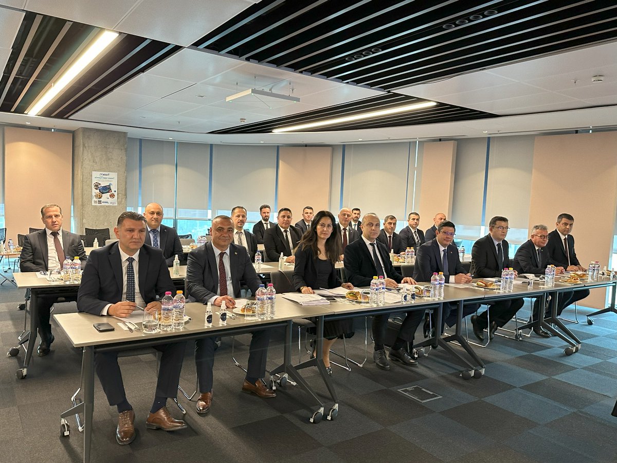 Türk Metal- MESS Grup Toplu İş Sözleşmesi müzakerelerinin üçüncü toplantısı bugün (25 Ekim 2023 Çarşamba günü) İstanbul'da MESS Merkez Ofisinde yapıldı. 

Haberin detayı için ; bit.ly/3Quy4oj