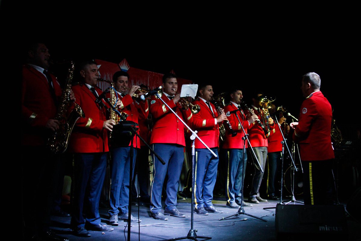 BAHÇEŞEHİR KOLEJİ’NDEN MUHTEŞEM 100. YIL BALOSU
🇹🇷🇹🇷🇹🇷

Cumhuriyetimizin 100. Yıl balosu görkemli bir programla gerçekleşti. 
Bahçeşehir Ailesinin ve Kırklareli halkının yoğun katılımıyla gerçekleşen balomuza katılım gösteren, emek verip destek sağlayan herkese teşekkür ederiz.