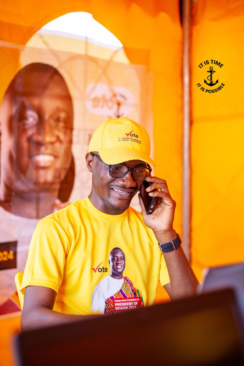 apeadanquah2024's tweet photo. The Samuel Apea-Danquah campaign team working hard to put smiles on the face of Ghanaians.
#samuelapeadanquah #elections2024 #yellowmovement https://t.co/69gXkmdquK