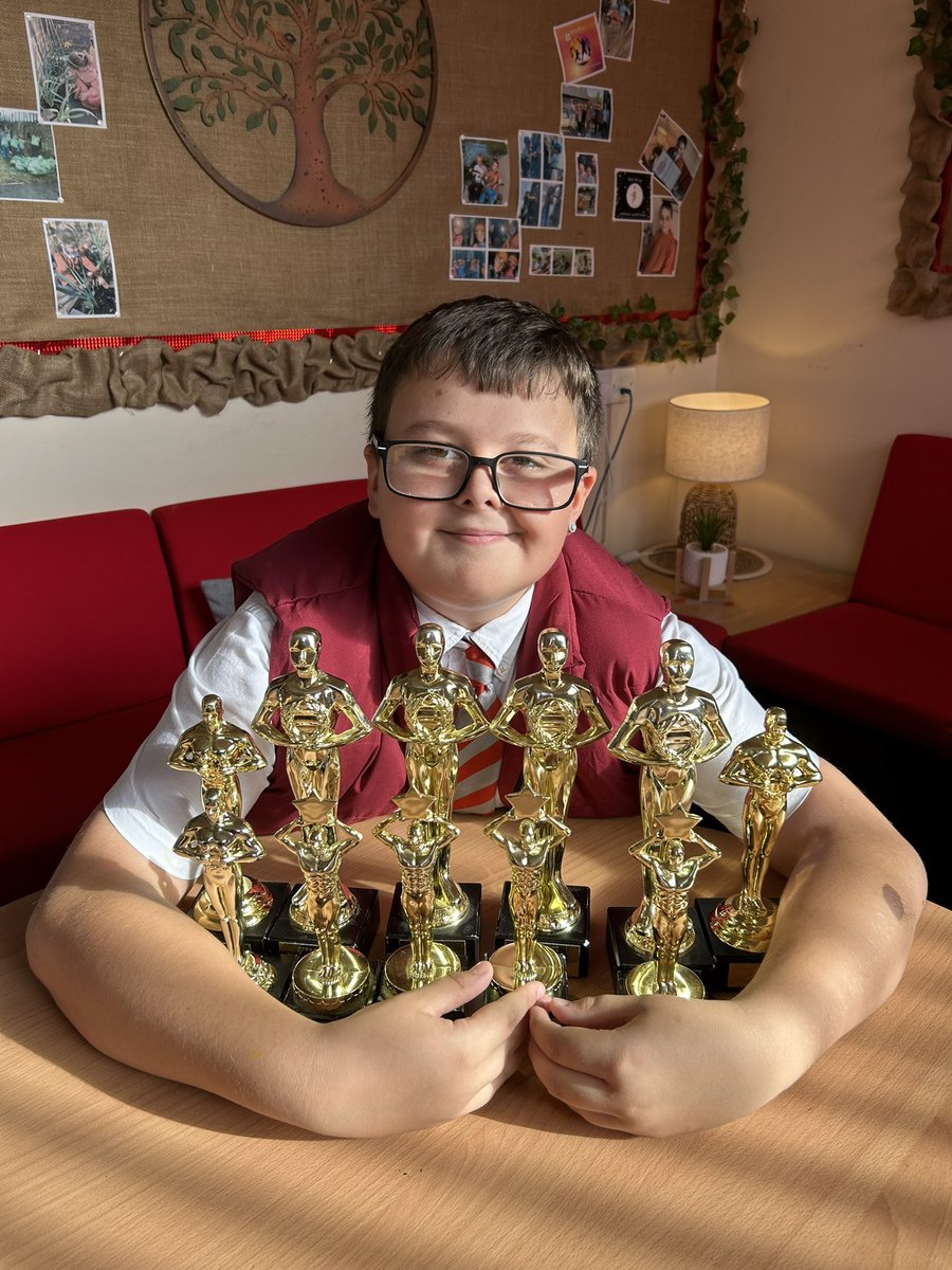 JoanneWeightman's tweet photo. Llongyfarchiadau mawr to this young man @GlyncoedP who has won a plethora of trophies for his outstanding work in the film industry. Out of 20 countries, 1 million nominees & 2 million films he won the best film πππ #GPSREACH #creativecontributor @EAS_Digital @EAS_LLCEnglish https://t.co/tI7BmYvnDT