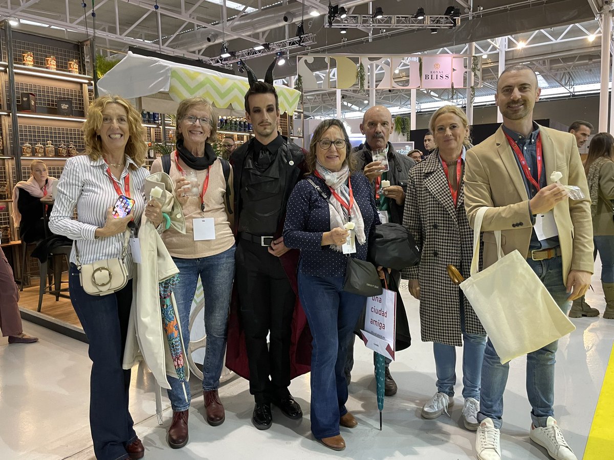 BernalCepa's tweet photo. Como cada año, la clase de #sumilleria visita @FIBARValladolid . ¡Siempre es una gran experiencia! https://t.co/BXONV121Be