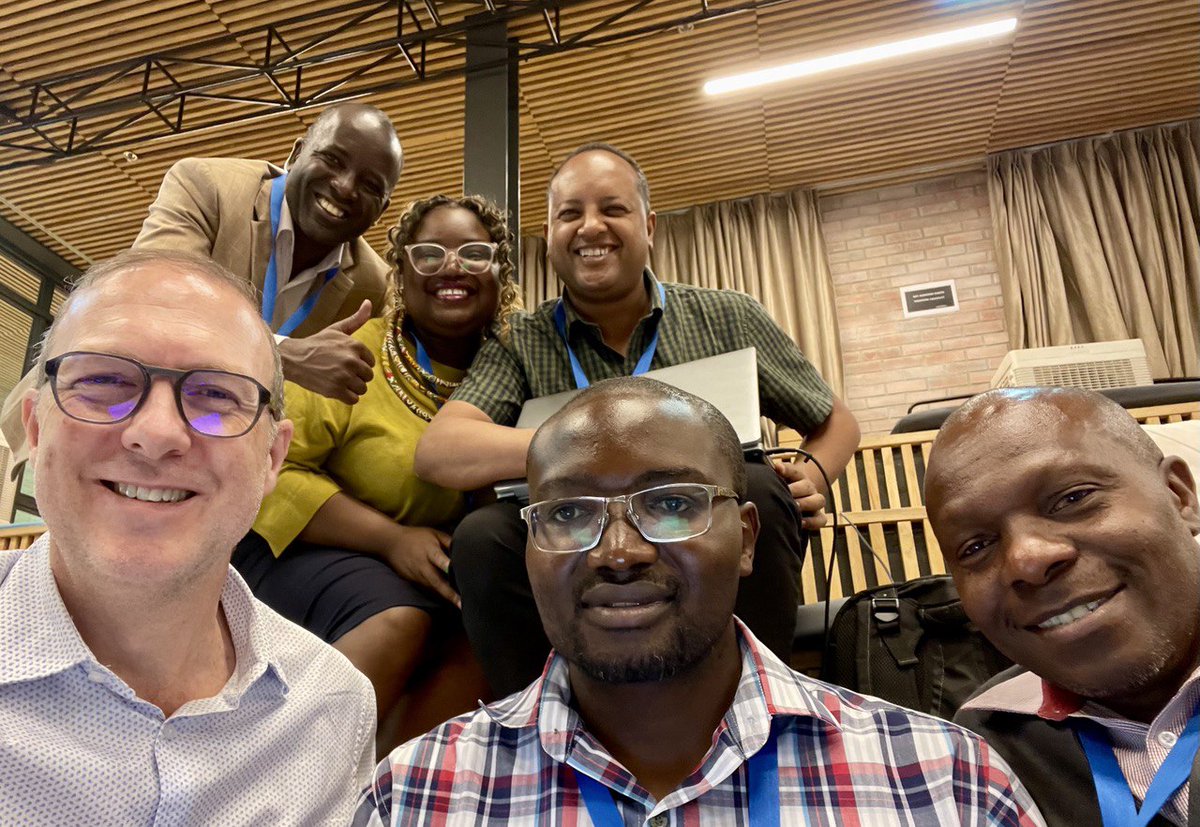 HISP_SA_'s tweet photo. @seanehna  Strategizing with Zambian colleaques ... how to use WHO
SmartGuidelines to strengthen system development and deployment. https://t.co/pjnd6Us5g9